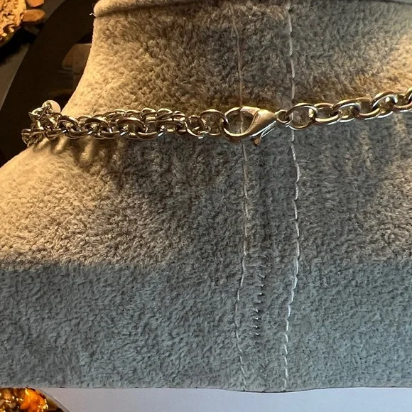 Chic Silver and Yellow Necklace - Picture 5 of 6